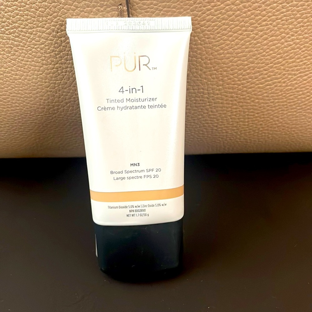 PUR 4-in-1 tinted moisturizer MN3